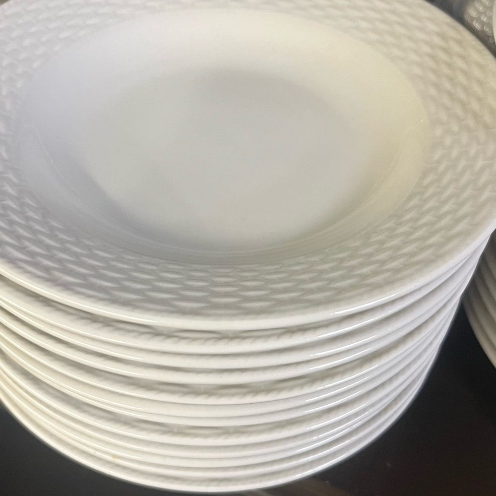 Dinnerware by capri - Picture 2 of 9